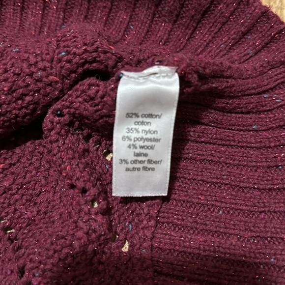 Maurices, Size Large, Maroon V-Neck Short Sleeve Sweater - Picture 3 of 5